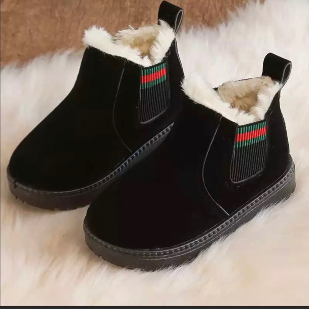 Adorable kids booties